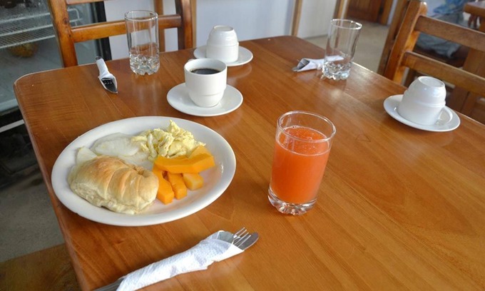 Puerto Villamil House | Tour to volcan, swim with sharks! Tripple Room Suite #2