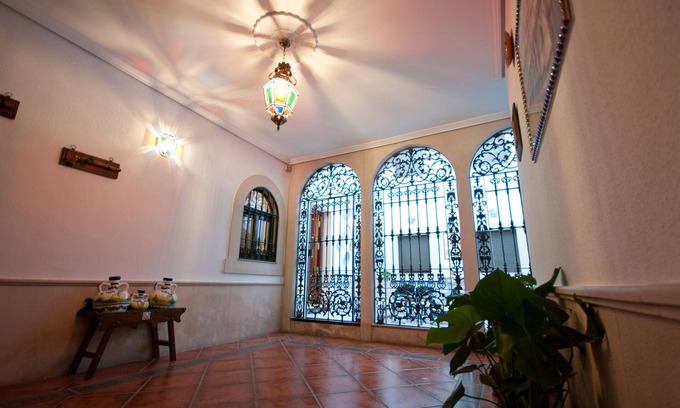 Distrito Centro House | Tourist House Plaza de la Magdalena. Historic helmet. Independent house. Playground