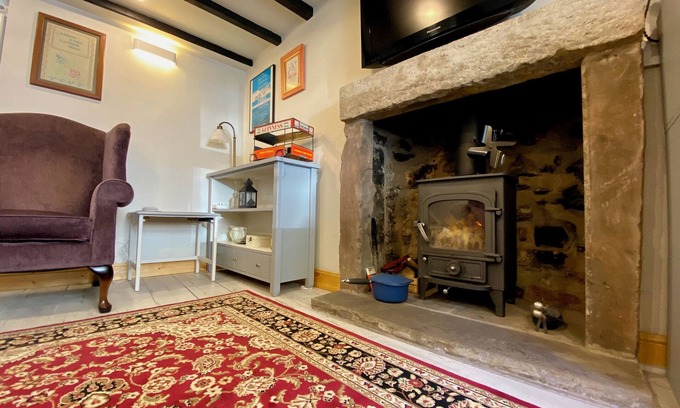 Bonsall Cottage | T’owd Man’s is a gorgeous cottage lovingly transformed into a bijou retreat.
