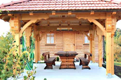 Breznik Plesivicki House | Traditional Croatian Cabins