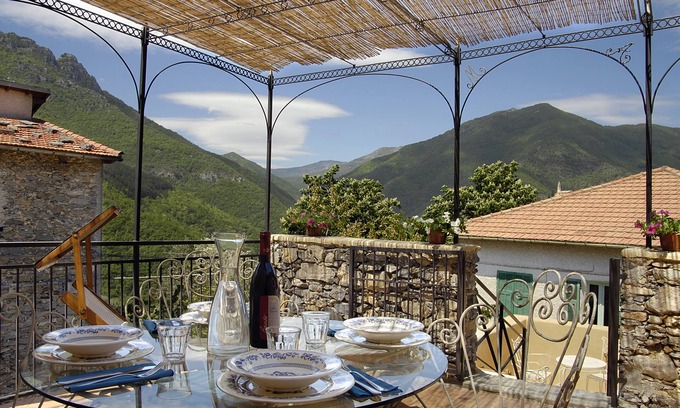 Castelbianco Apartment | Traditional house in the countryside at 20 km from Alassio