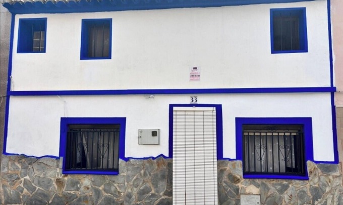 Sax House | TRADITIONAL SPANISH TOWN HOUSE INLAND SAX ALICANTE. SLEEPS 6 BED WIFI