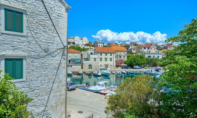 Sumartin Villa | Traditional Villa Bonaca in Sumartin with private pool, Brač Island, near sea