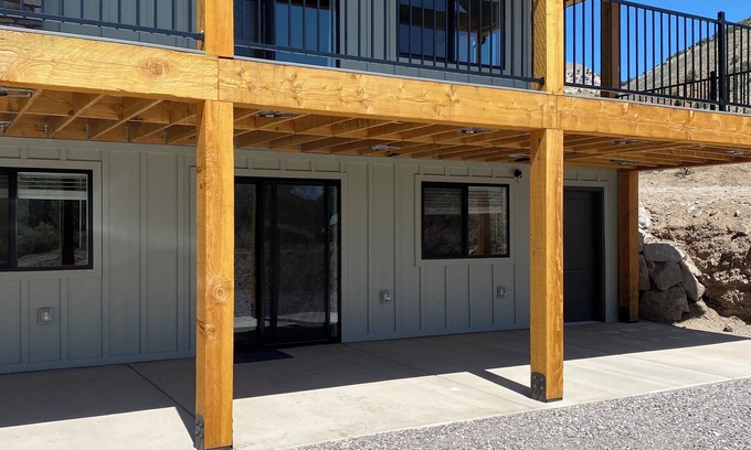 Sevier House | Trailside Basement with Stunning Big Rock Candy Mountain Views