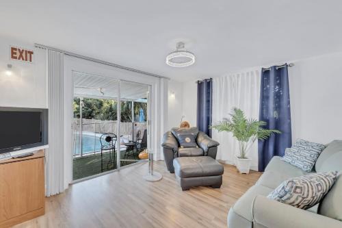 North Central Hollywood House | Tranquil Pool Home in Hollywood Close to Beach Airport