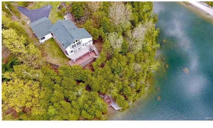 Gouverneur House | Tranquil Upstate NY Lake House