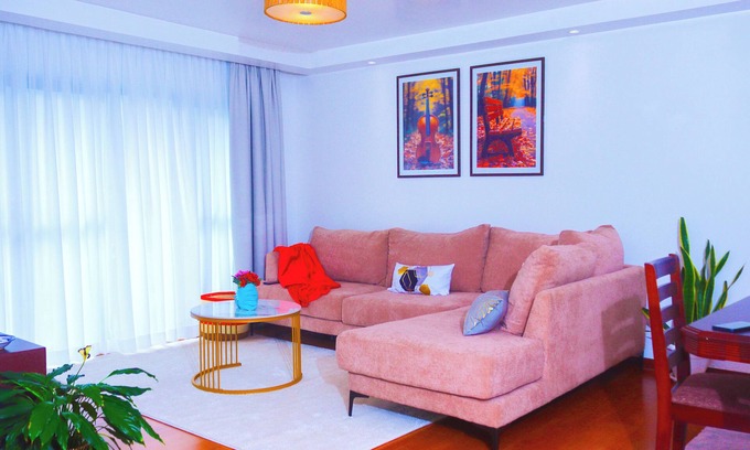 Kitisuru Apartment | Tranquility and warmth in a Haven within the city. With perfect sunsets!