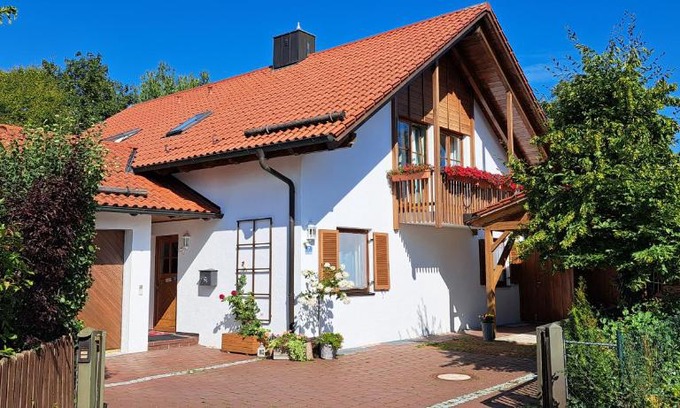 Ebersberg District Apartment | Traumhafte Ferienwohnung auf 100 Quadratmetern für 6 Pers nähe München, ICM, Therme, MUC