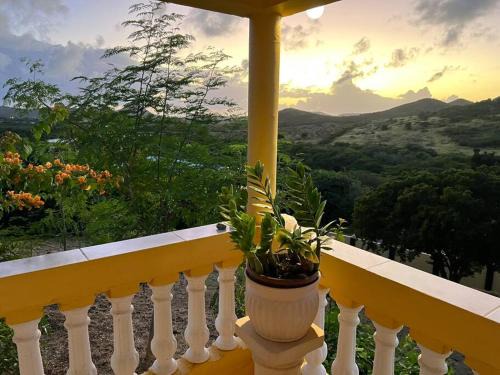 Soto Villa | Traumhaus am Hang mit privatem Pool