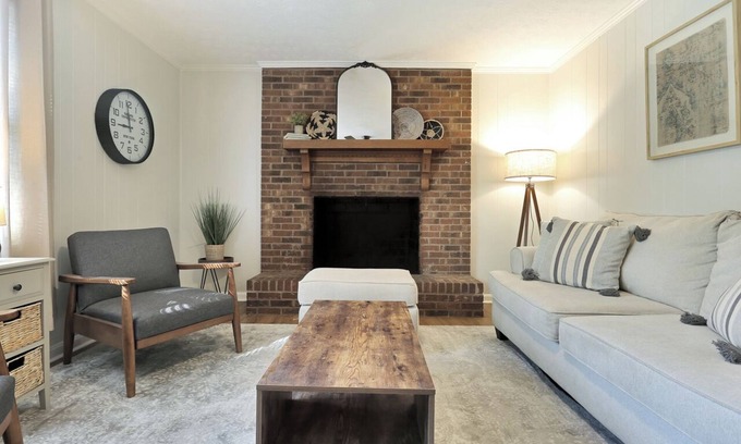 Travelers Rest Cottage | Travelers Rest Cottage near Swamp Rabbit Trail