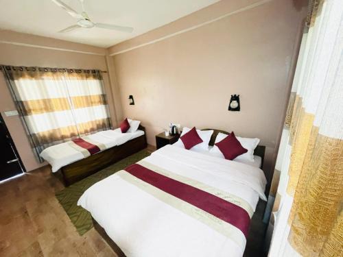 Sauraha Bed & Breakfast | Tree Tops Retreat B&B