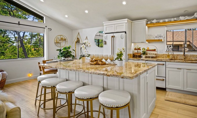 Pebble Beach House | Treehouse by the Ocean