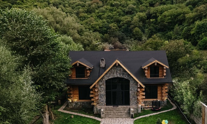 Bouvet Island Ski Chalet | Tremendous 5-bedroom chalet in Gosh with WiFi, AC,Outdoor Pool, Sauna&Jacuzzi