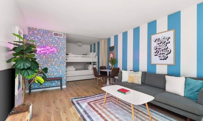 West End Apartment | Trendy Apt on Music Row! Walk to Dozens of Bars