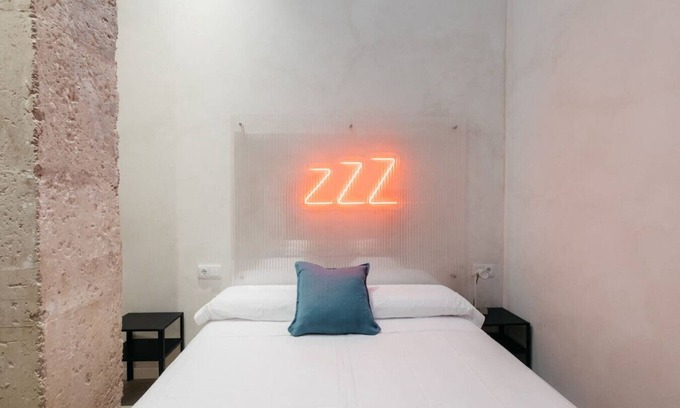 Benimaclet Apartment | Trendy Retreat in Valencia