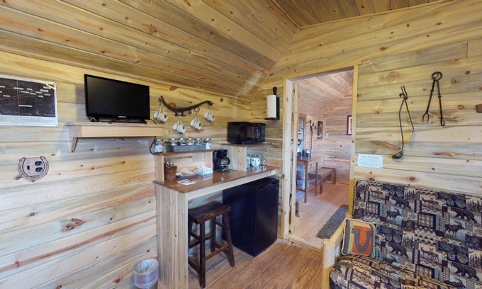 Monticello House | Trigger Cabin in the Barn