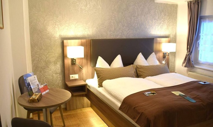 Pfaffendorf Bed & Breakfast | Triple room, shower, WC - Pension Lachmann