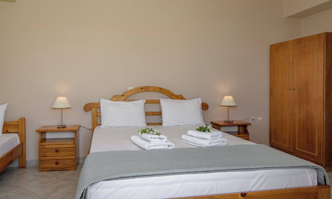 Skinaria Apartment | Triple Studio with Sea View - Villa Mare Studios