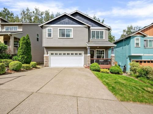 Troutdale House | Troutdale Treasure - Spacious 3BR, 3 Bath Home near Edgefield