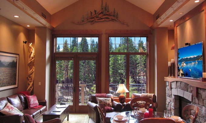 Truckee Condo | True Ski-In/Out NS Village, 70" TV, Indoor Parking, Elevator, Vaulted Ceilings