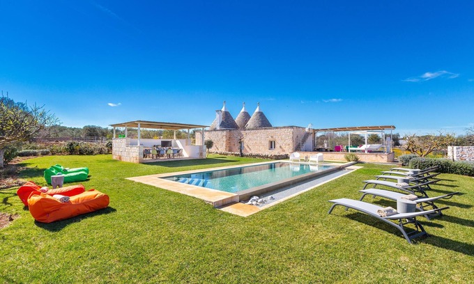 Specchiaruzzo Villa | Trulli Almaviva by Perle di Puglia
