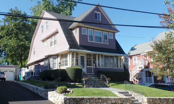 Medford Apartment | Tufts - Huge Quiet Furnished Room