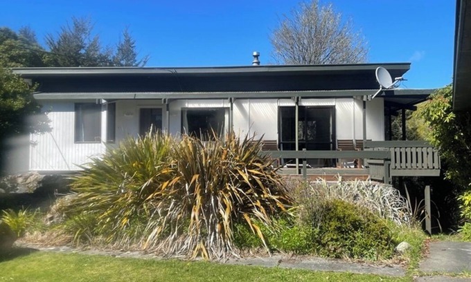 St. Arnaud House | Tui Glen, St Arnaud