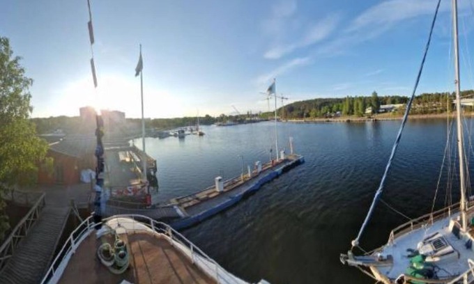 Sodertalje Boat Rental | Twin Room with Lake View Yacht