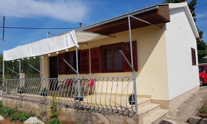 Kastel Stafilic Apartment | Two bedroom apartment with terrace Kaštel Štafilić, Kaštela (A-16086-a)