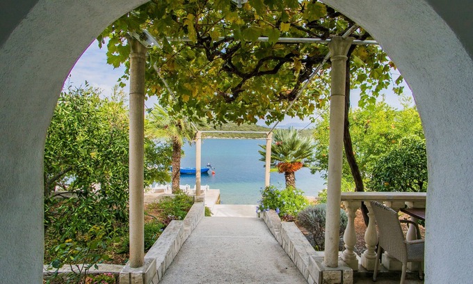 Dubrava Apartment | Two bedroom apartment near beach Luka Dubrava, Pelješac (A-24568-a)