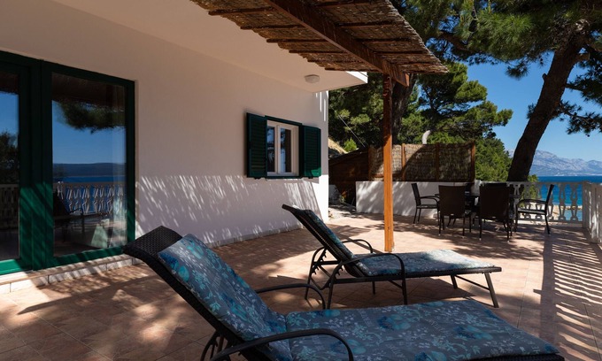 Mimice Apartment | Two bedroom apartment near beach Mimice, Omiš (A-2736-f)