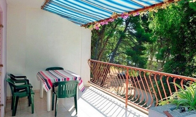 Ivan Dolac Apartment | Two bedroom apartment near beach Ivan Dolac, Hvar (A-18100-f)