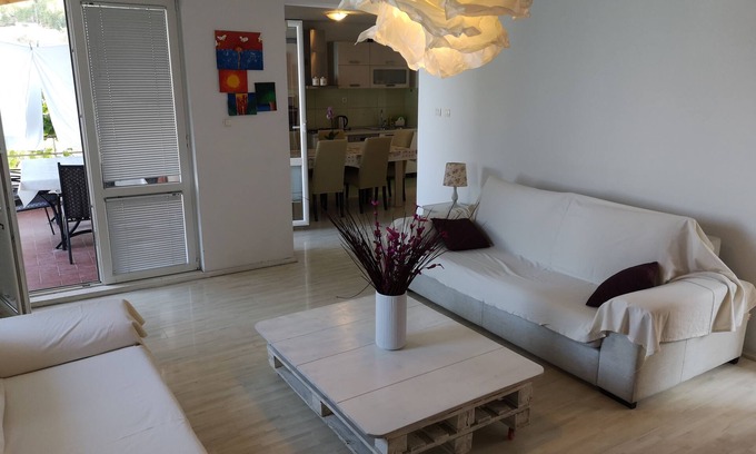 Krucica Apartment | Two bedroom apartment near beach Slađenovići, Dubrovnik (A-9012-c)