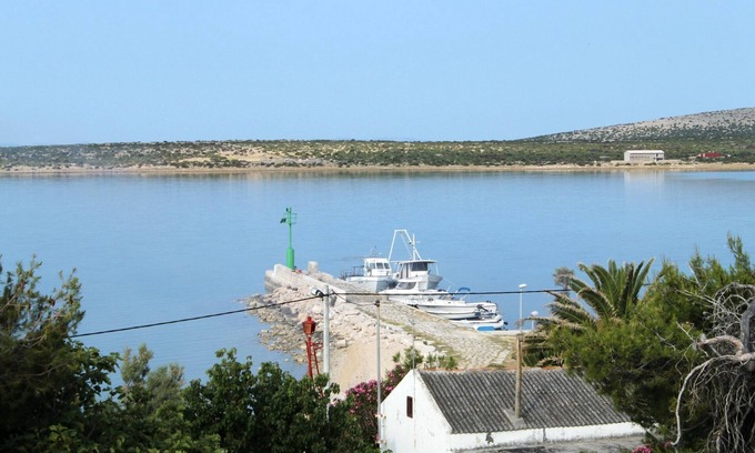 Kosljun Apartment | Two bedroom apartment with terrace and sea view Košljun, Pag (A-3321-a)