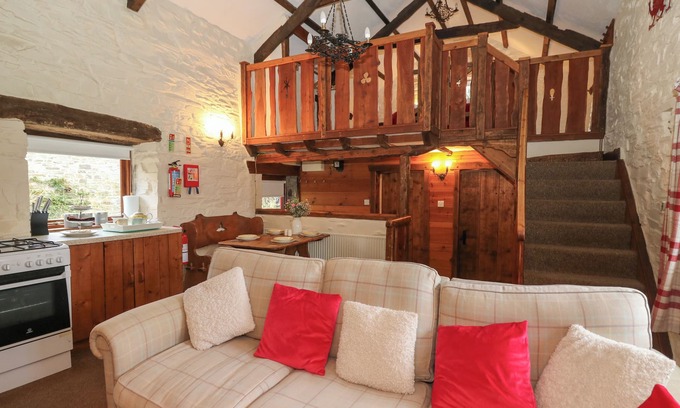 Llanybydder Cottage | Ty Tarw