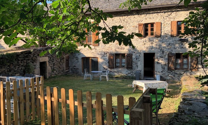 Saint-Hostien House | Typical 2-star Auvergne house Domaine Au Vert Gna ! Gite PIDGIER