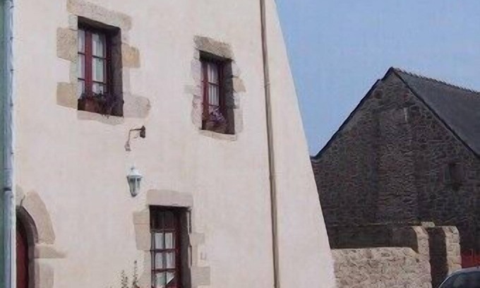 Batz-sur-Mer House | Typical house in paludier village for 2 to 5 people, comfortable, quiet, Wi-fi