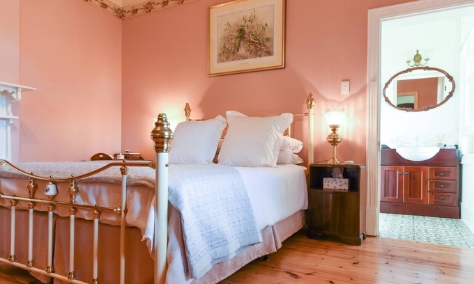 Bremer Bed & Breakfast | Ultimate Wine Travellers Stopover in Heritage Home at Winery in Langhorne Creek