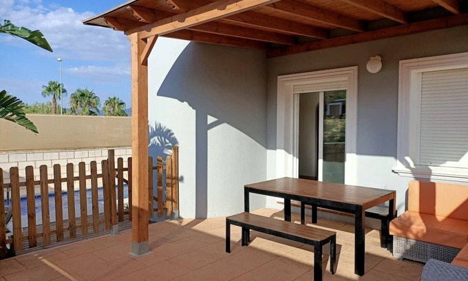 Oliva House | Una casita con piscina privada