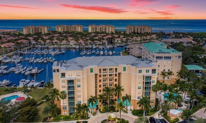 Burnt Store Marina House | Unbelievable views over looking Burnt Store Marina in Harbour Towers!