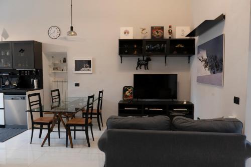 Repubblica Apartment | Unexpected Rome - spacious modern central apartment