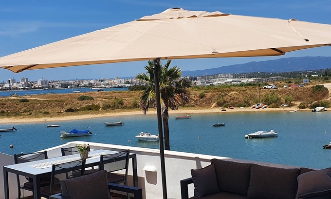 Ferragudo House | Unik strand i charmig fiskeby med stor terrass och 200 m till stranden