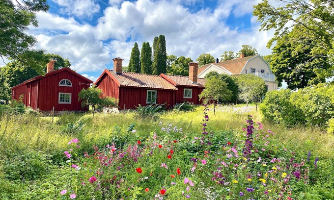 Eskilstuna Municipality Cabin | Unikt Drömboende i Kulturminnesmärkt Kuskbostad Från 1700-talet