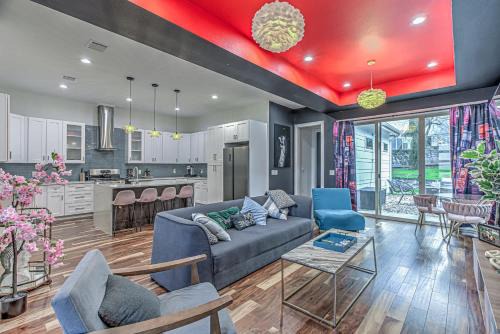 MLK House | Unique 3 BDR family for 10 Near Downtown & 6th St