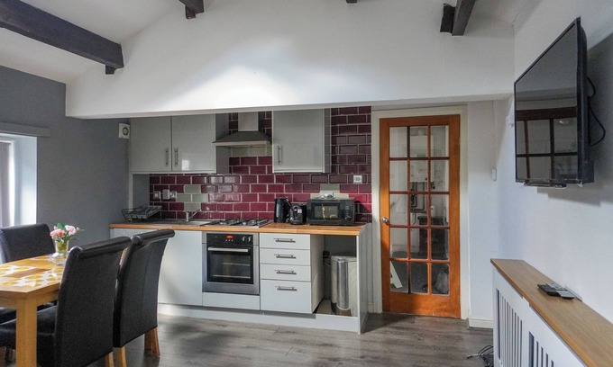 Headingley Apartment | Unique Cottage 2 bed Flat Headingley Leeds, Near to Leeds Universities and Shops