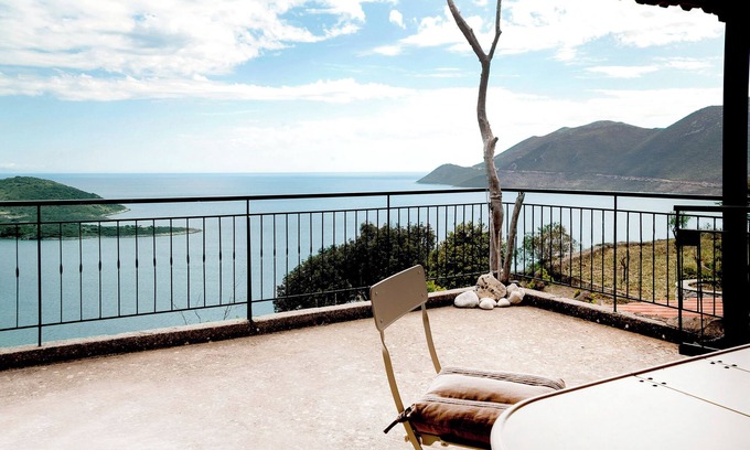 Karvelas Apartment | Unique Hideaway with Serene Panoramic views!