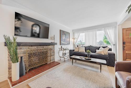 Lakeview Apartment | Unique Oasis with Tri-City Access