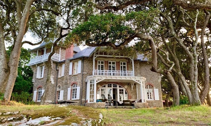 Noirmoutier-en-l'Ile Villa | Unique panoramic sea view and private beach access