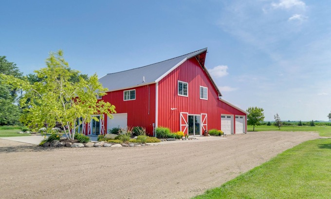 Stevens County House | Unique, Renovated Barn Vacation Rental in Donnelly