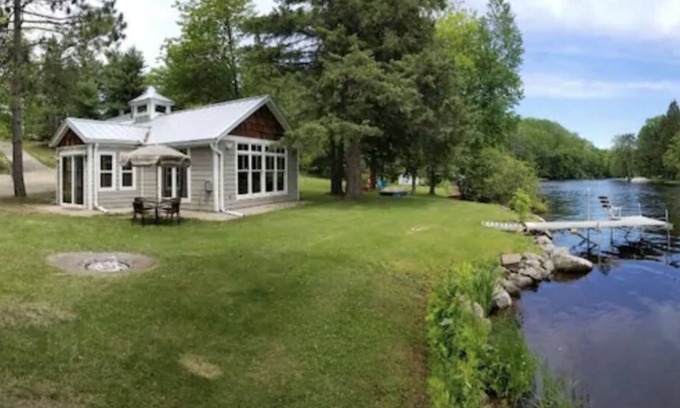 Goodman Cabin | Unique Waterfront Cabin on High Falls Flowage